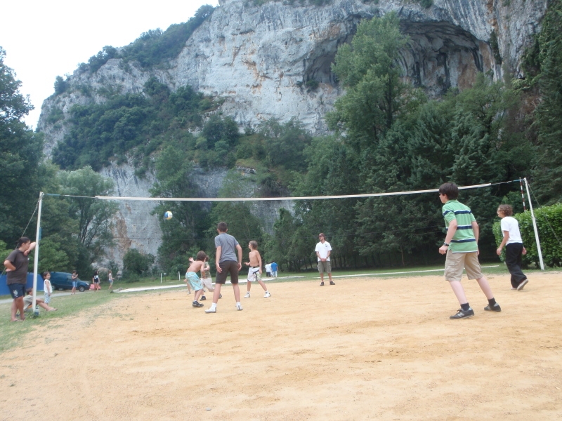 Village Camps International Summer Camp Ard&egrave;che, France 2019-07-26 https://www.villagecamps.com/journals_admin/images/8-23-Volley ball.jpg